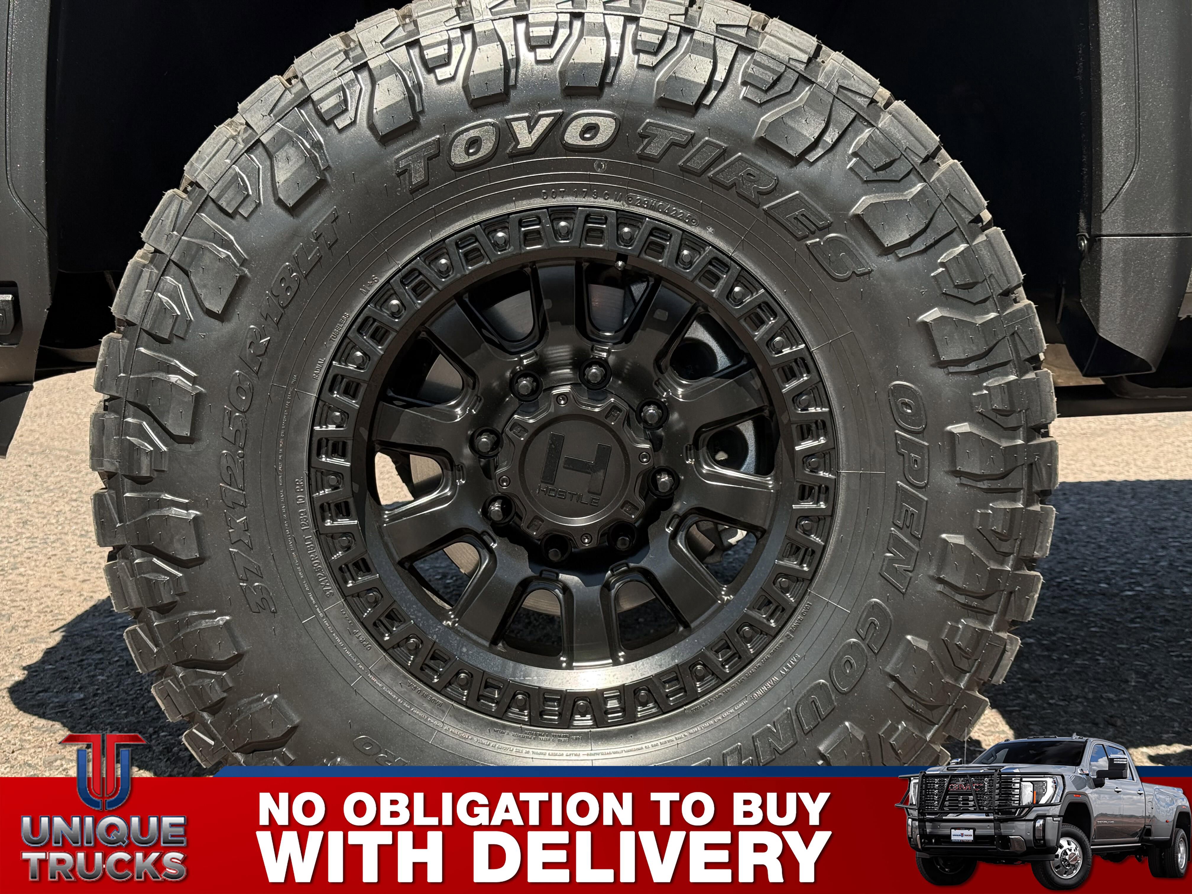 Used 2024 GMC Sierra 2500 AT4 w/ AT4 Premium Plus Package AWD/4WD image 12