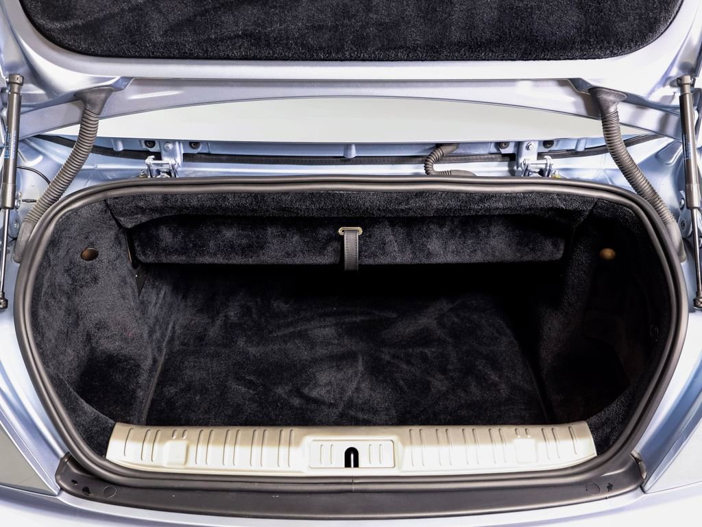 Used 2018 Rolls-Royce Dawn RWD image 18