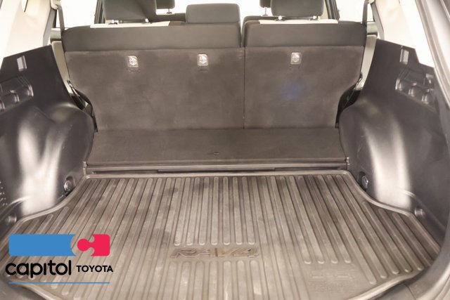 Used 2018 Toyota RAV4 XLE AWD/4WD image 22