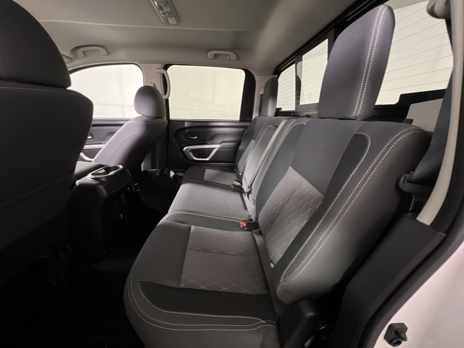 Used 2024 Nissan Titan SV w/ SV Convenience Package image 23