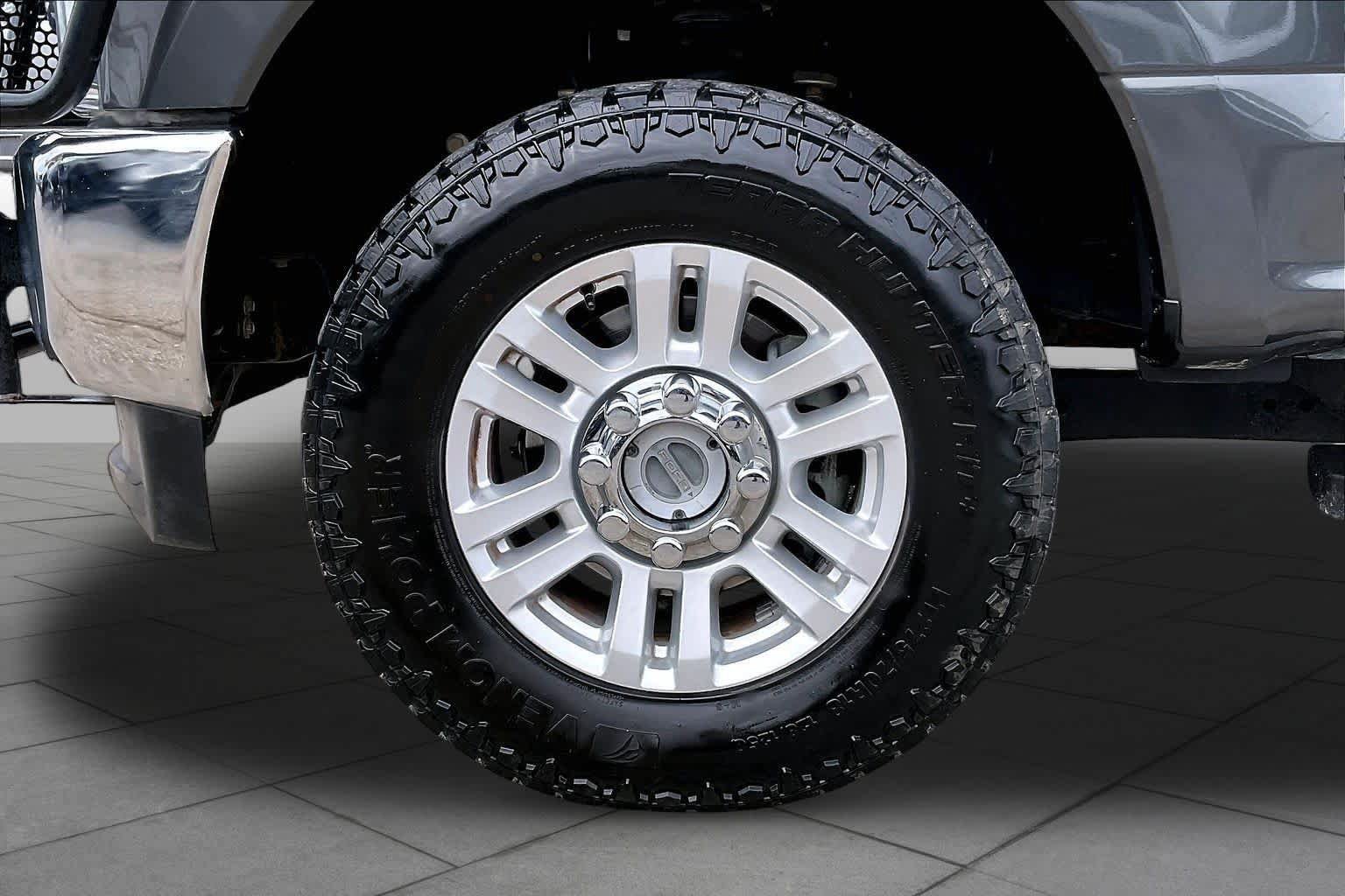 Certified 2019 Ford F250 XL w/ STX Appearance Package AWD/4WD image 11
