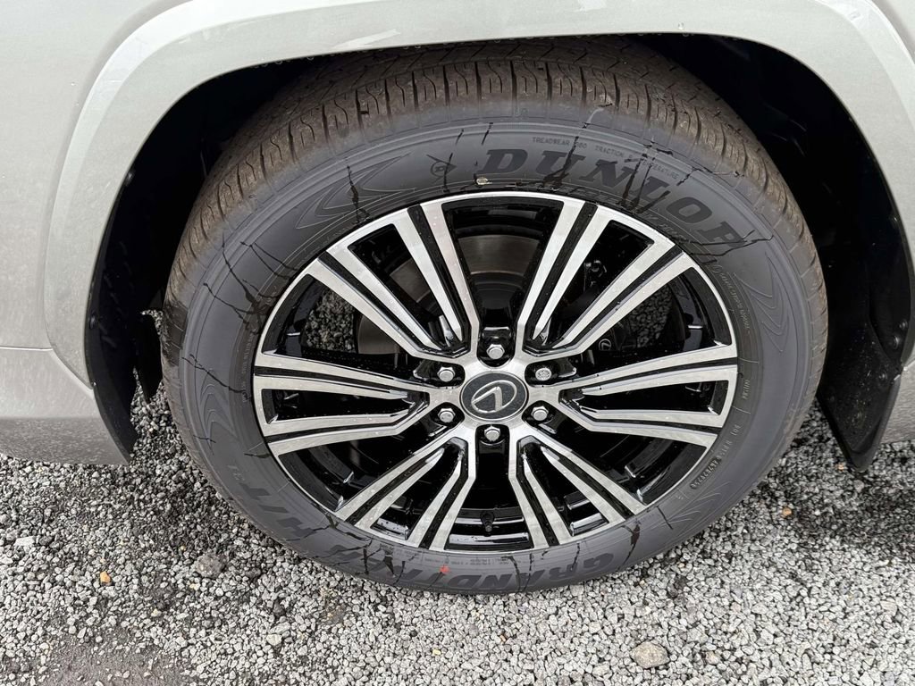 New 2025 Lexus LX 600 4WD w/ Luxury Package image 7