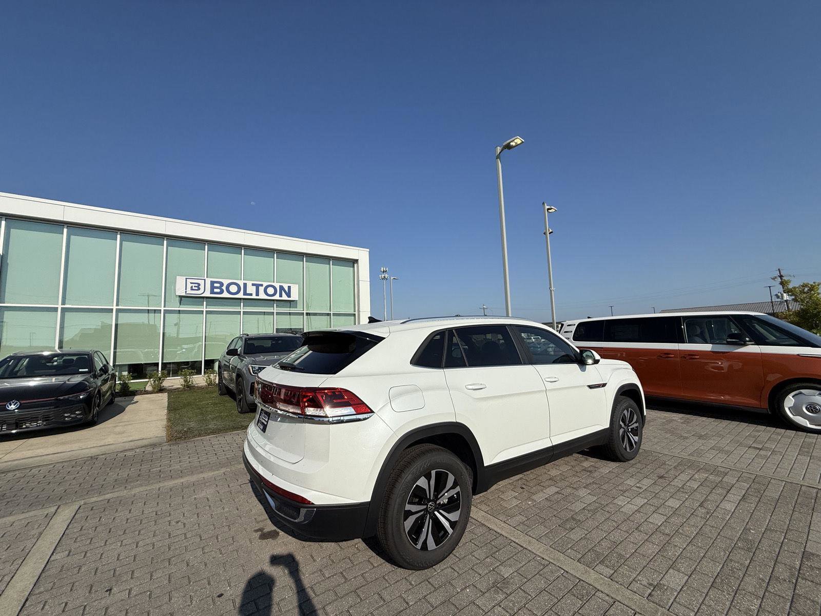 New 2026 Volkswagen Atlas Cross Sport SE image 8