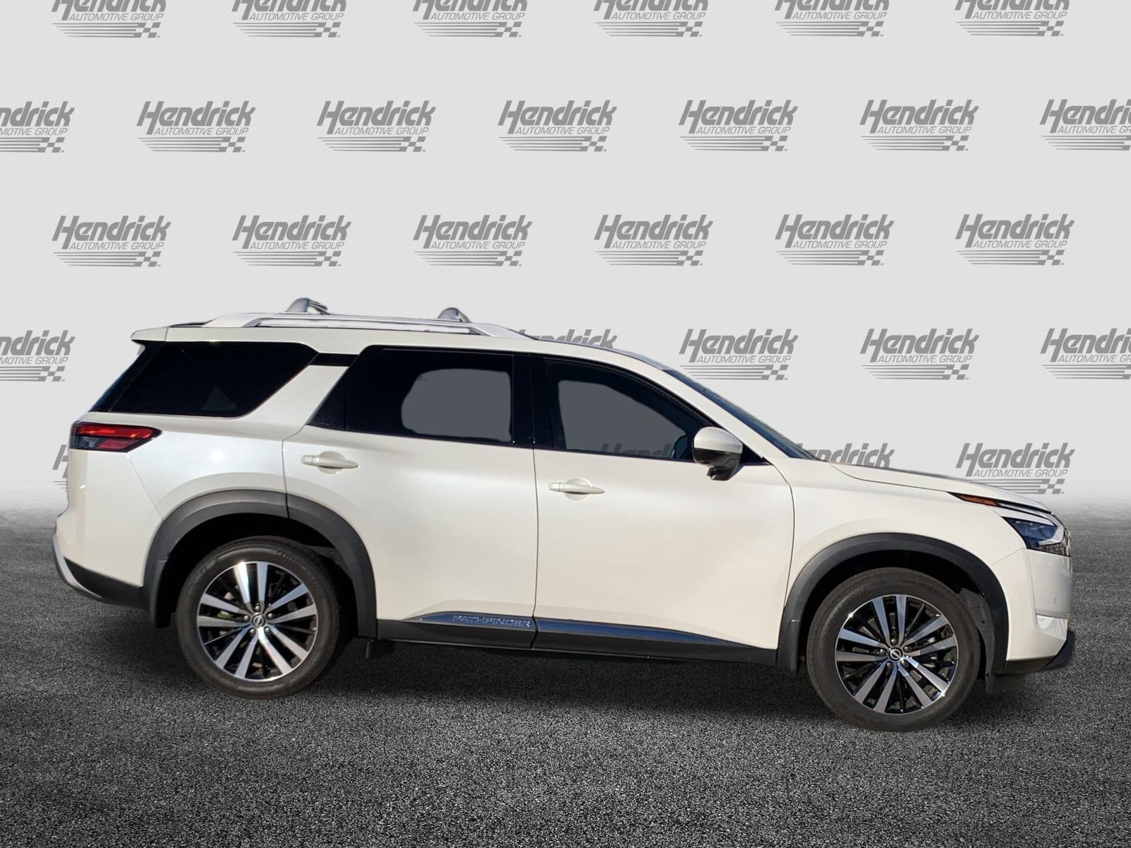 Used 2024 Nissan Pathfinder Platinum w/ Cargo Package image 11