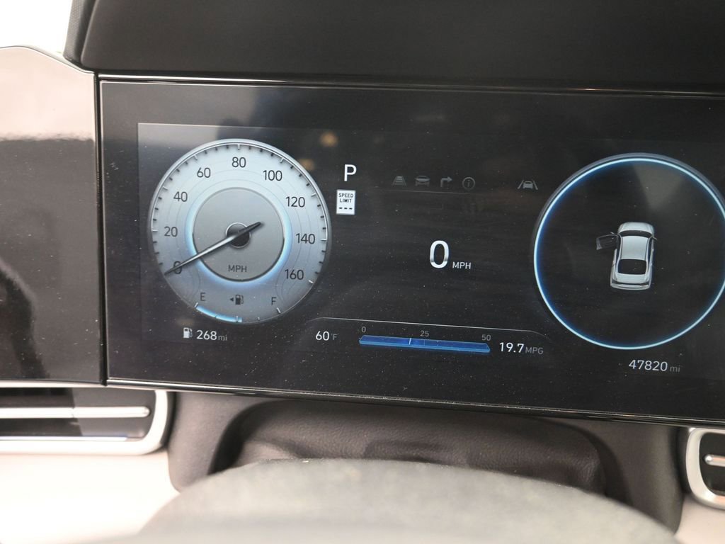 Used 2024 Hyundai Elantra Limited image 10