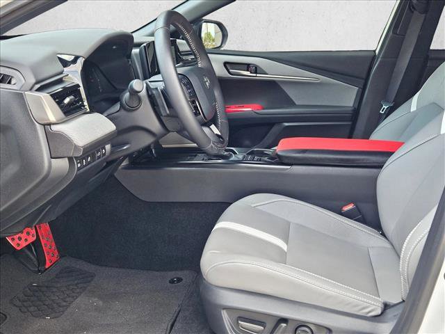 Used 2025 Toyota Camry SE FWD image 15