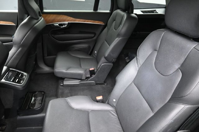 Used 2023 Volvo XC90 B6 Plus w/ Protection Package Premier AWD/4WD image 21