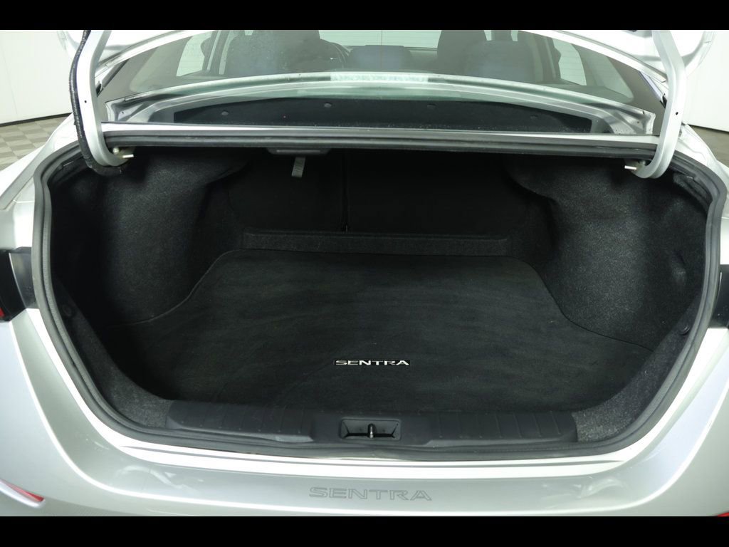 Used 2021 Nissan Sentra SV w/ Trunk Package FWD image 10