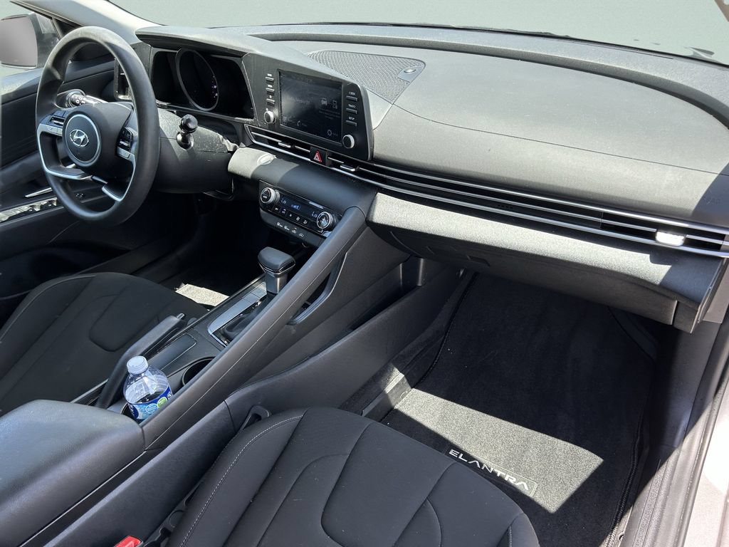 Certified 2023 Hyundai Elantra SEL w/ Preferred Accessory Package FWD image 16