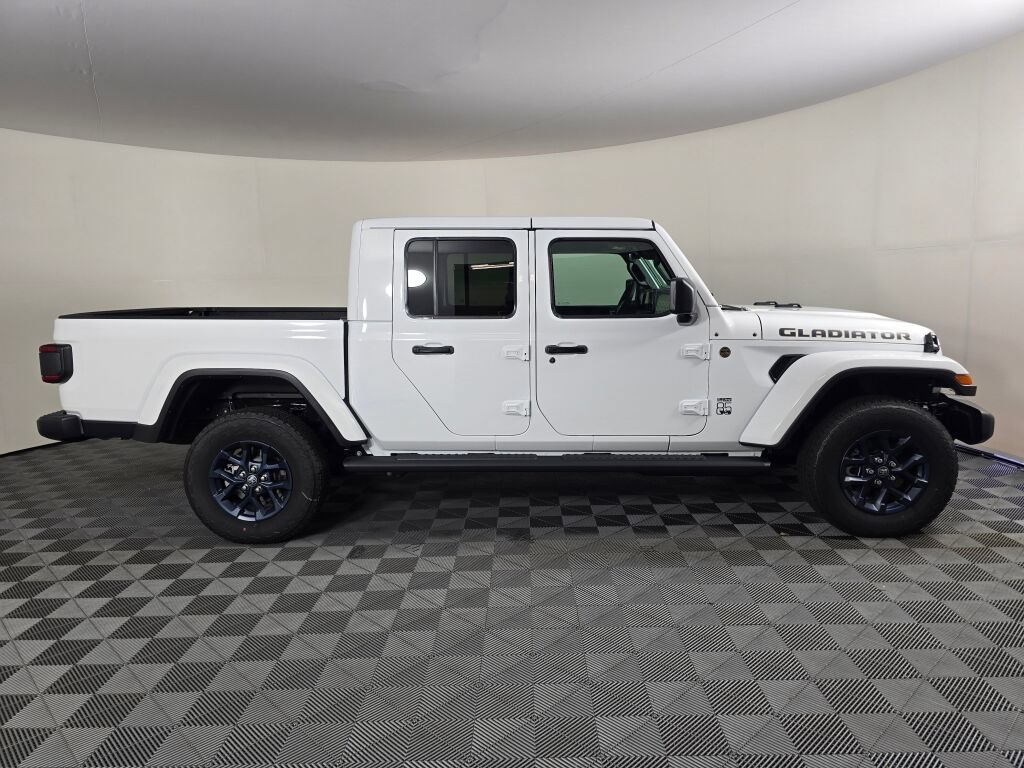 New 2026 Jeep Gladiator Sport AWD/4WD image 3