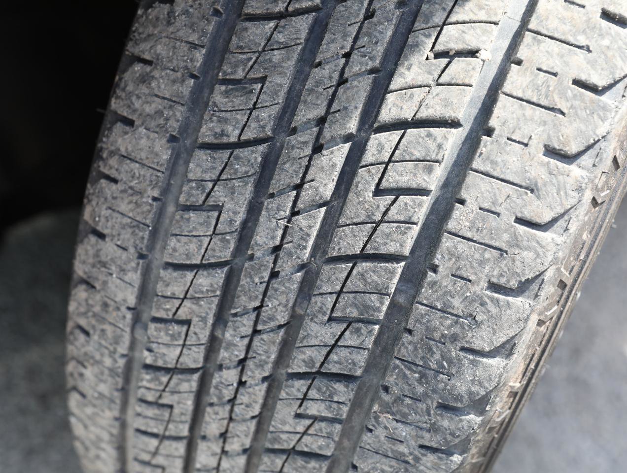 Used 2020 Chrysler Pacifica Touring-L w/ Tire & Wheel Group FWD image 25