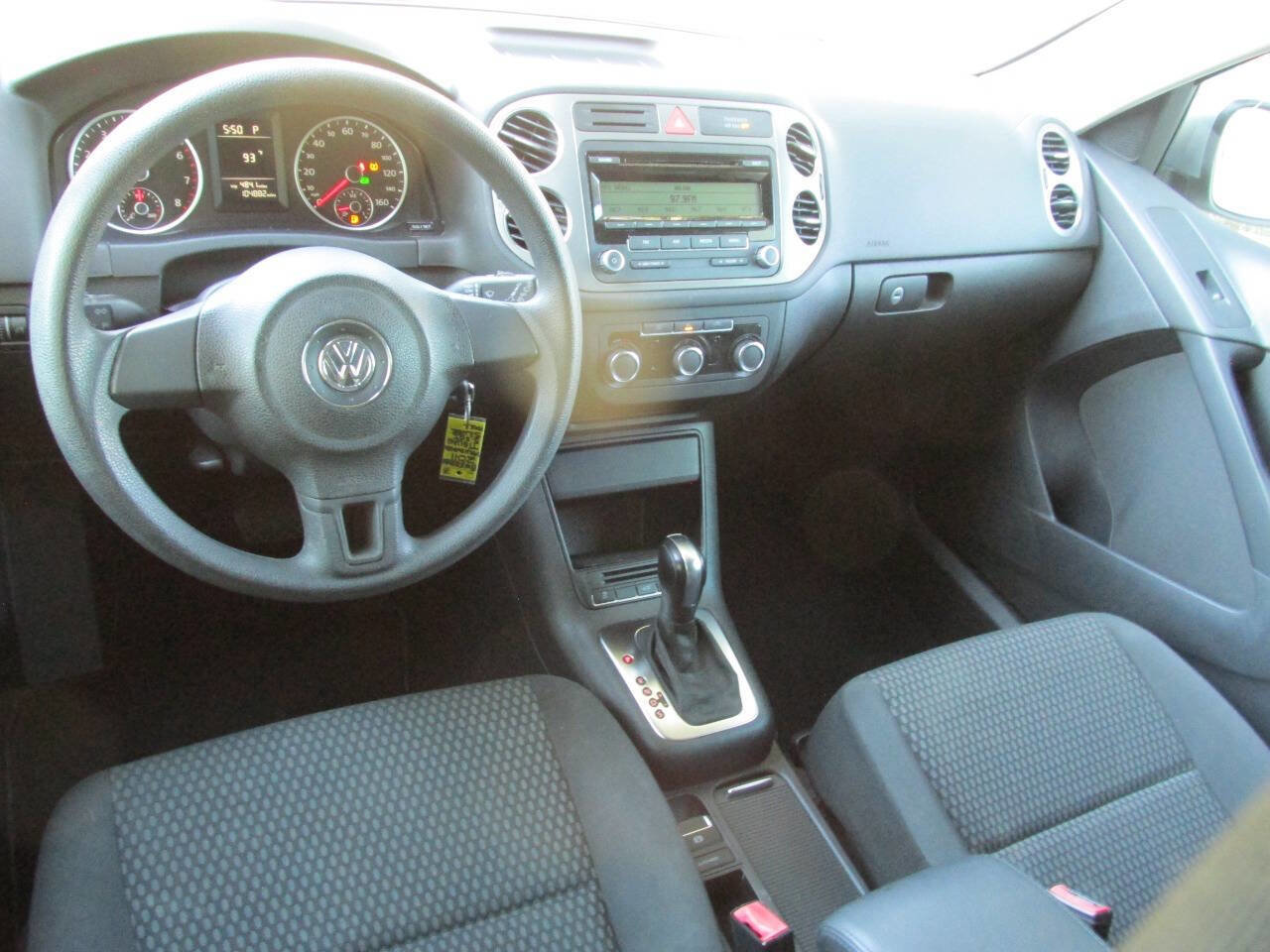 Used 2011 Volkswagen Tiguan S image 15