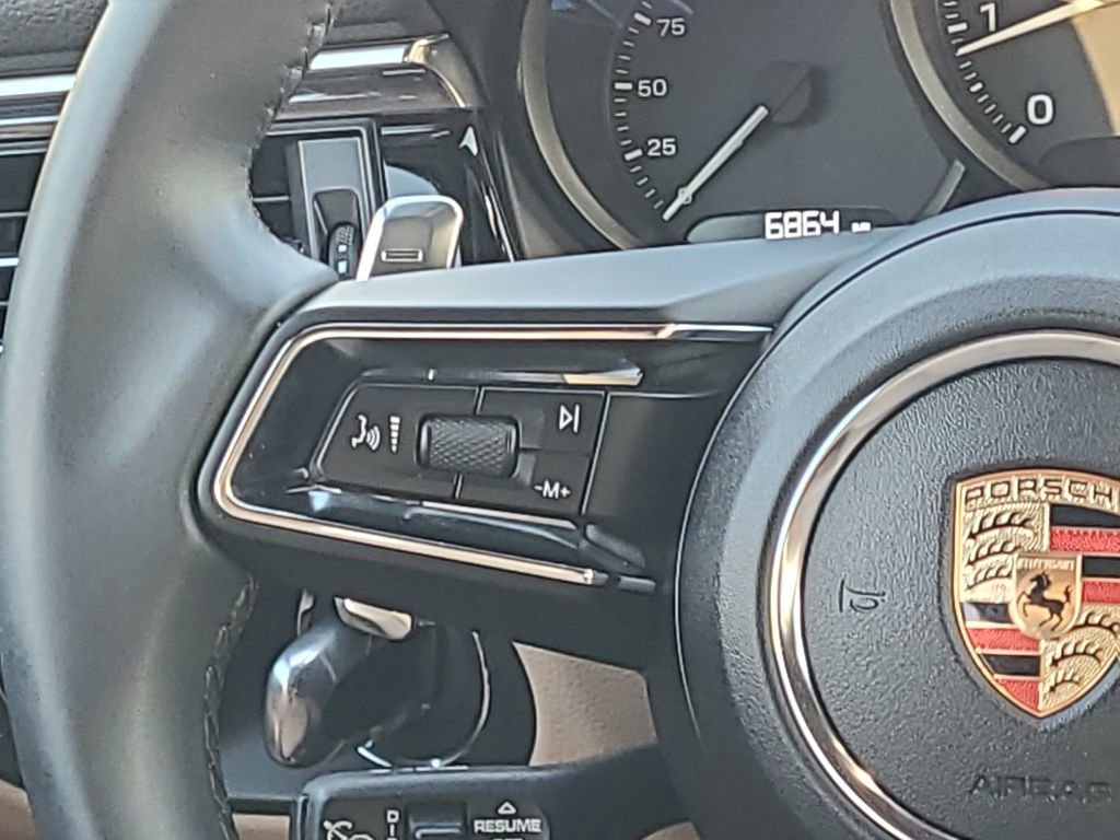 Used 2025 Porsche Macan image 25