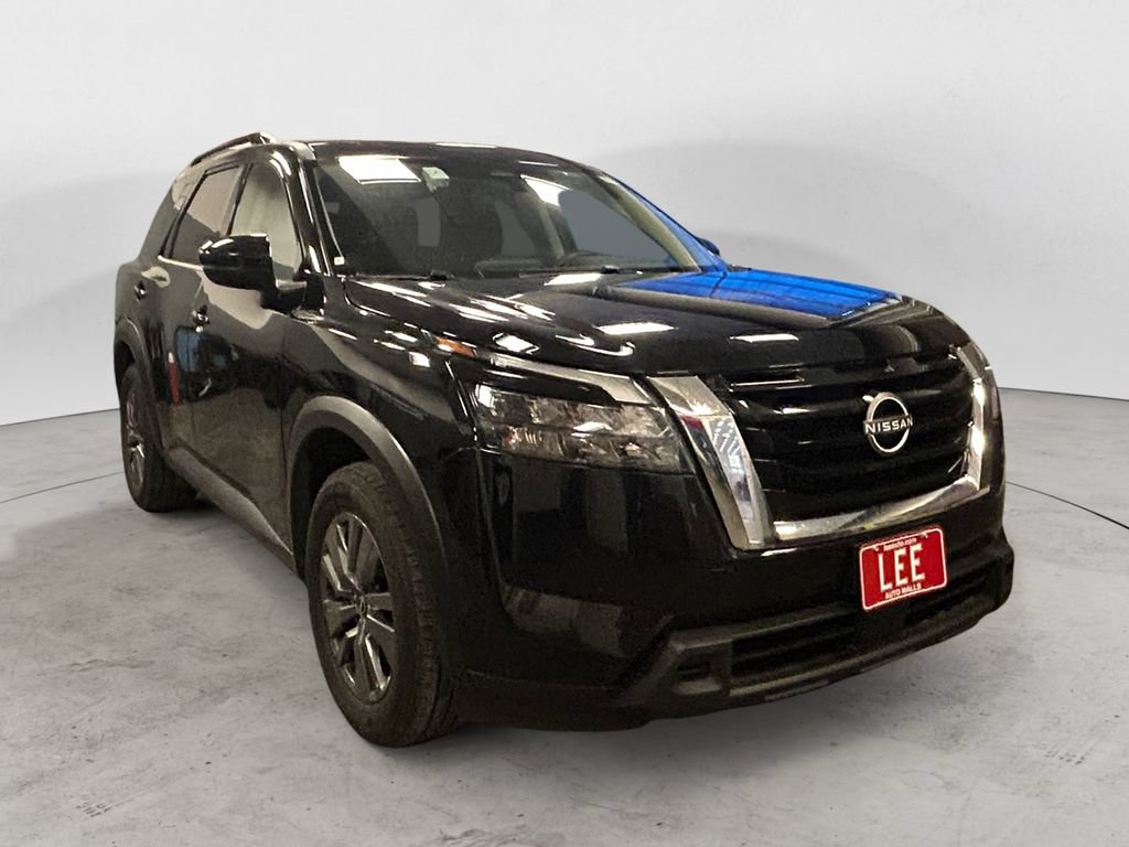 Used 2025 Nissan Pathfinder SV AWD/4WD image 8