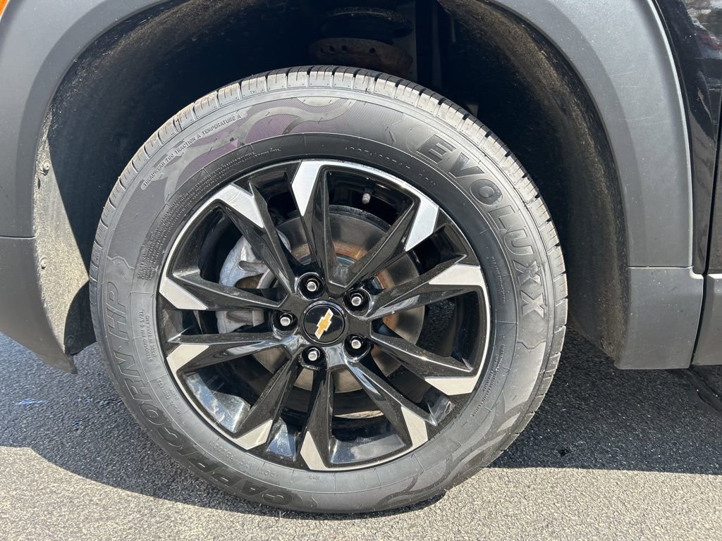 Used 2022 Chevrolet TrailBlazer LT w/ LPO, Blackout Package AWD/4WD image 12