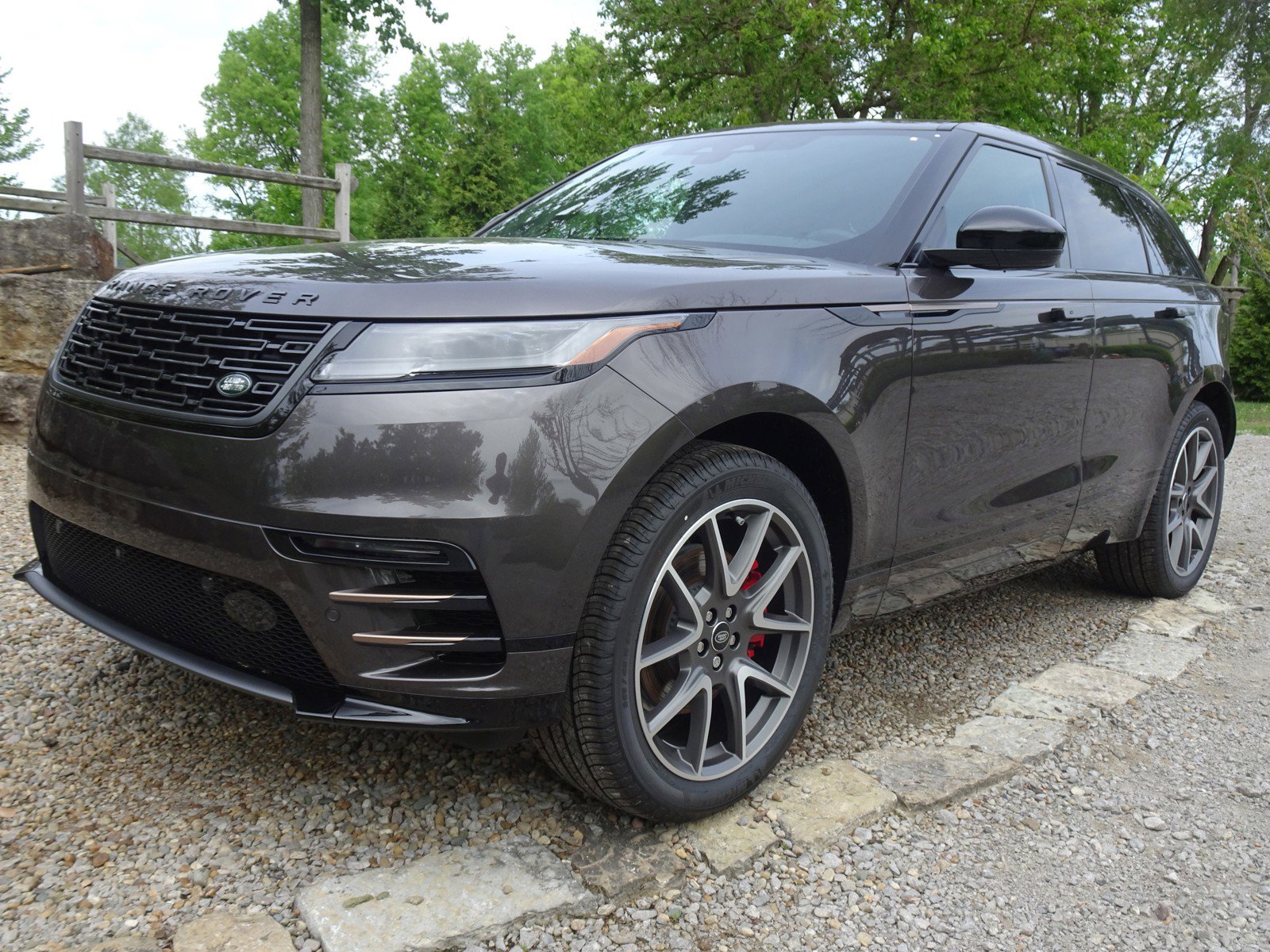 New 2025 Land Rover Range Rover Velar Dynamic SE image 7