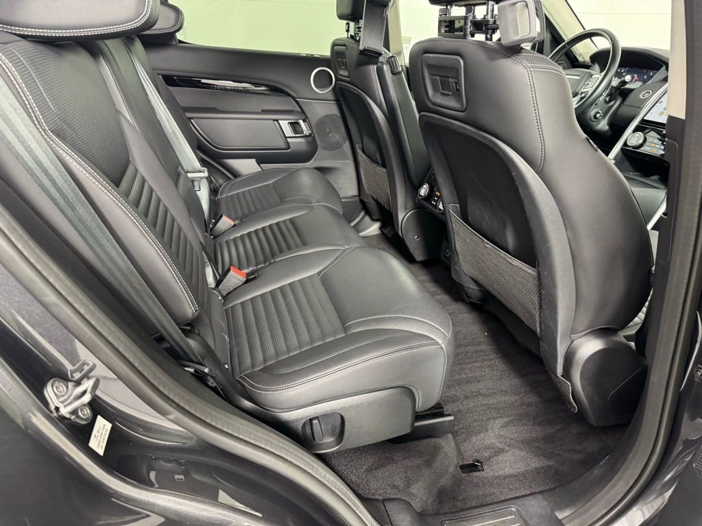 Used 2023 Land Rover Discovery S AWD/4WD image 33