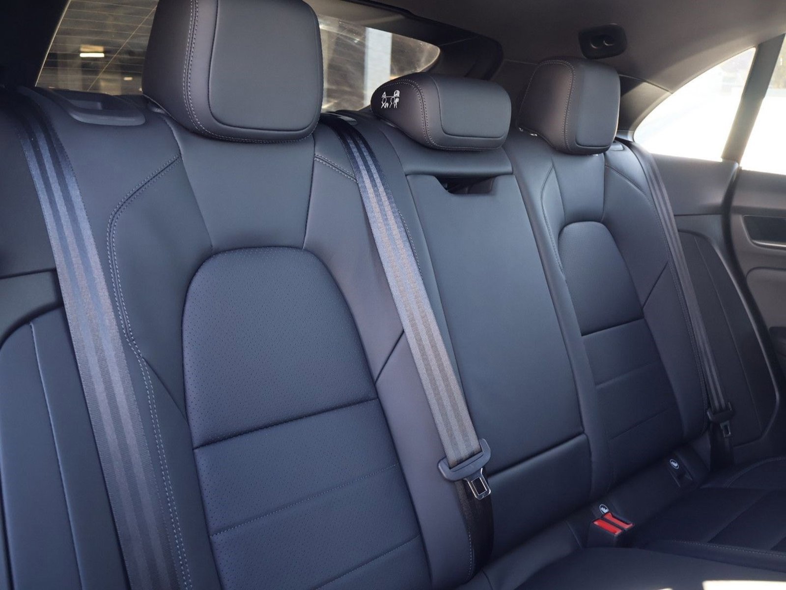 New 2026 Porsche Macan Electric image 23