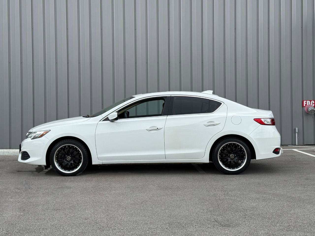 Used 2018 Acura ILX FWD image 8