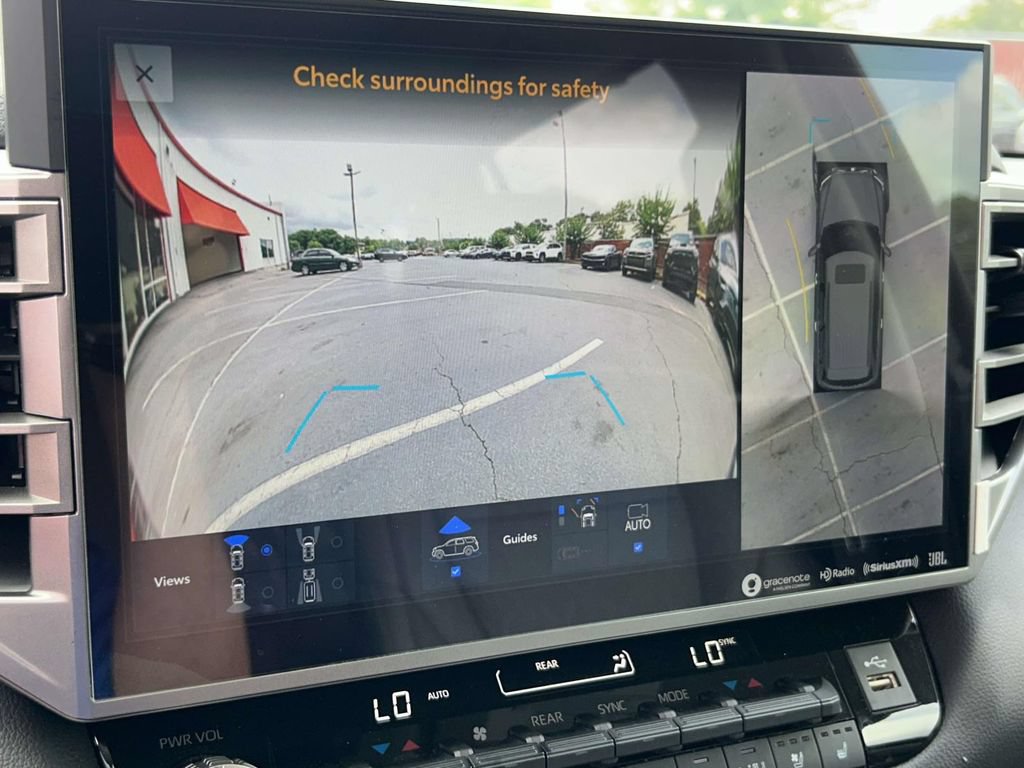 Used 2024 Toyota Sequoia Limited w/ Tow Technology Package AWD/4WD image 31