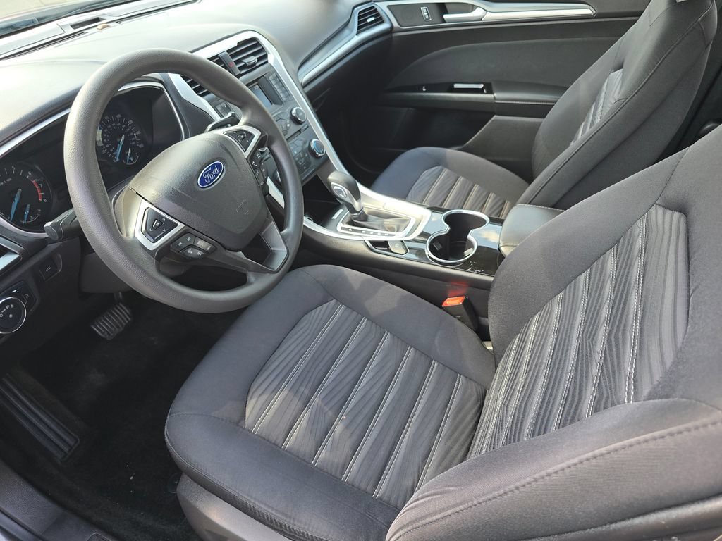 Used 2016 Ford Fusion SE FWD image 19