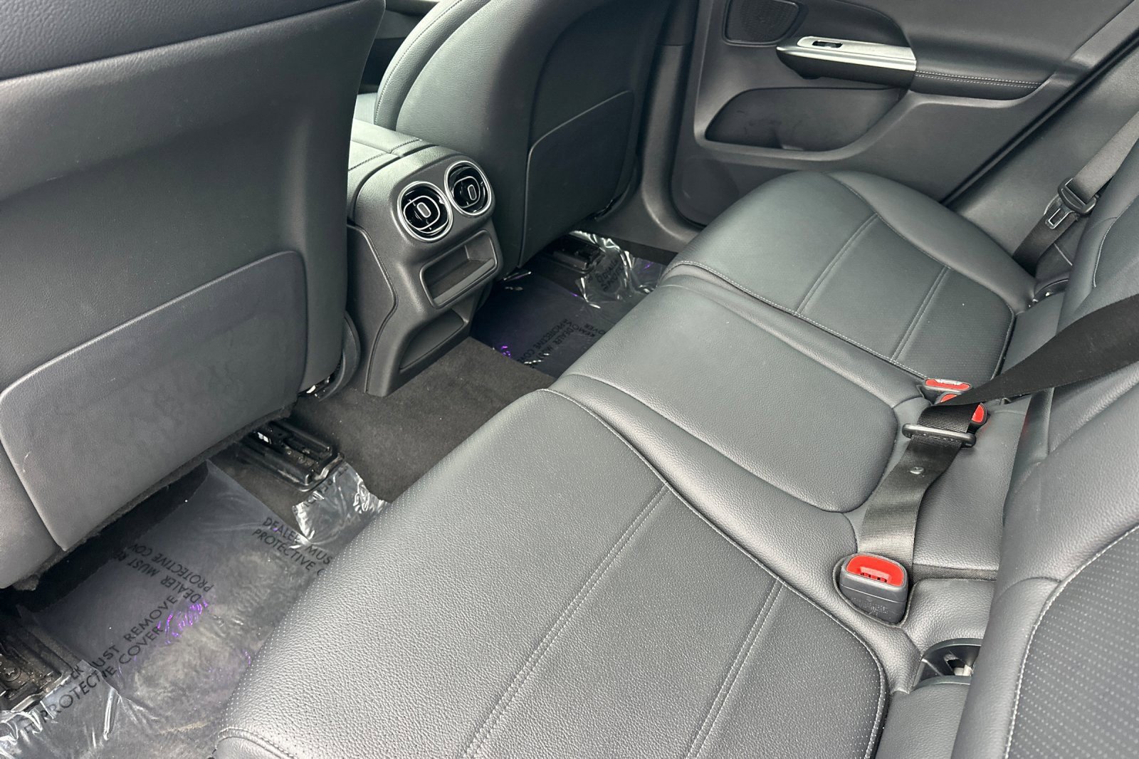 Used 2024 Mercedes-Benz GLC 300 w/ Winter Package image 13