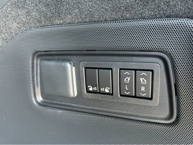 New 2026 Cadillac Escalade V w/ LPO, ONYX Package AWD/4WD image 32