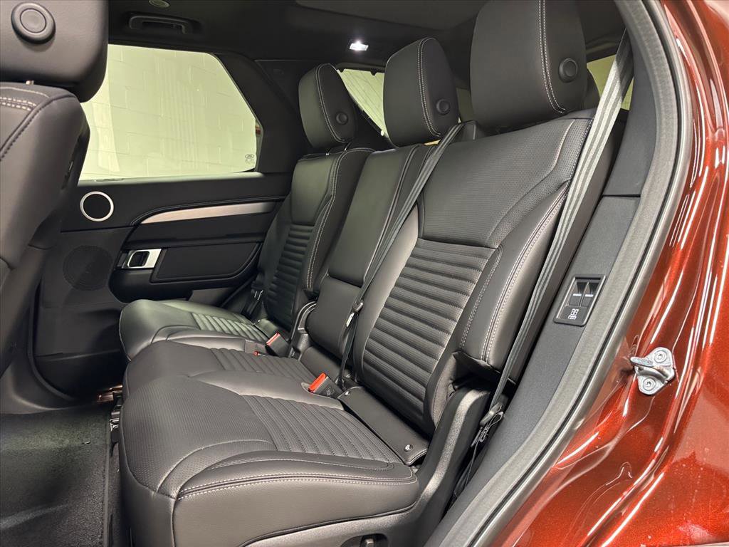 New 2026 Land Rover Discovery Limited Edition AWD/4WD image 30