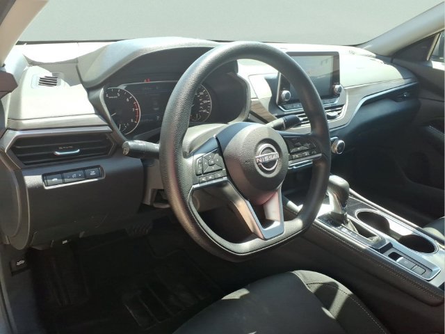 Used 2023 Nissan Altima 2.5 SV AWD/4WD image 13