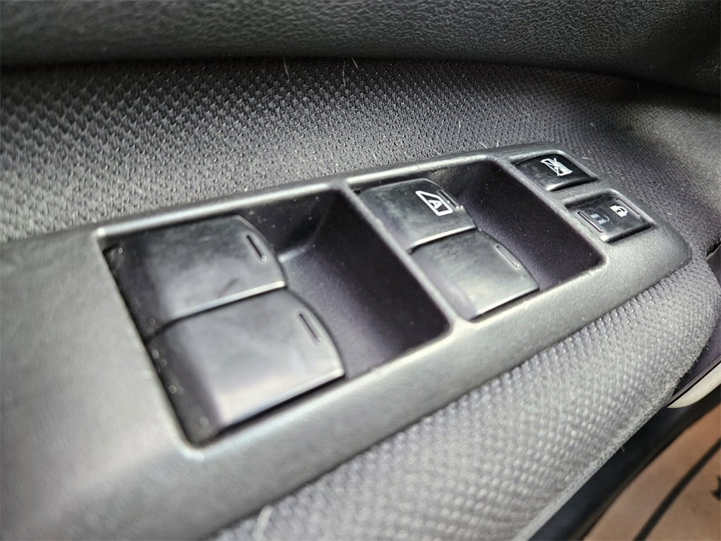 Used 2010 Nissan Rogue SL w/ Premium Pkg image 30