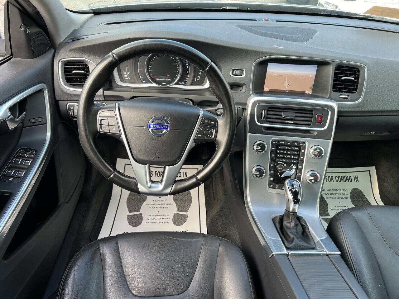 Used 2018 Volvo S60 T5 Inscription image 19