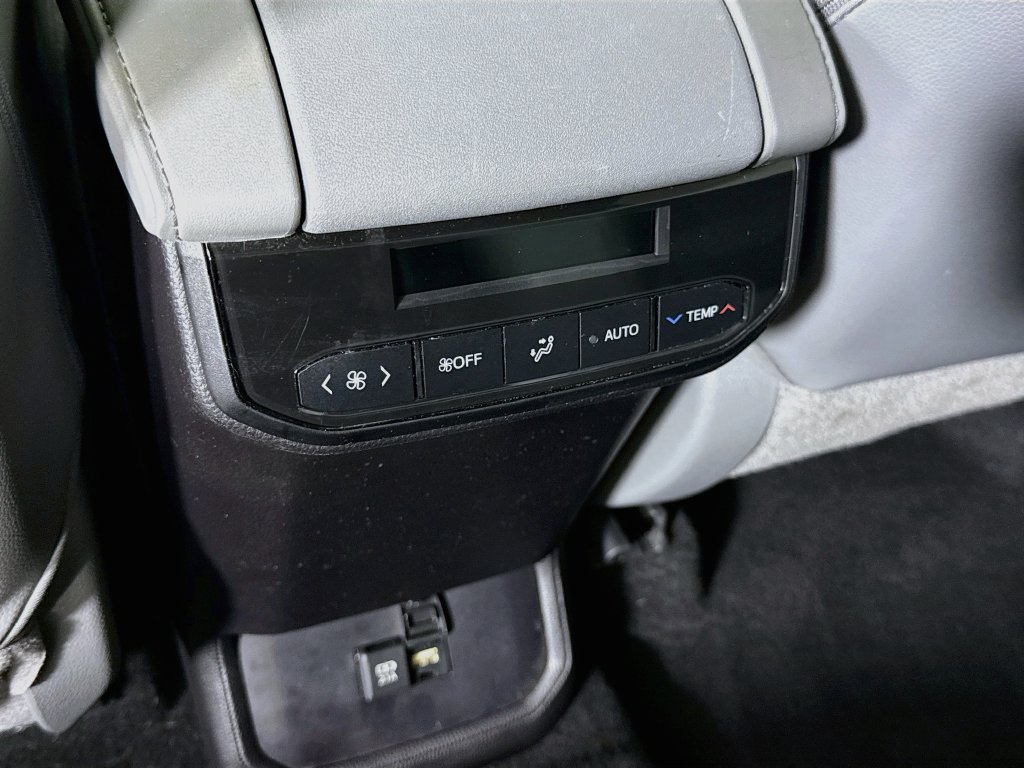 Certified 2021 Toyota Highlander XLE AWD/4WD image 28
