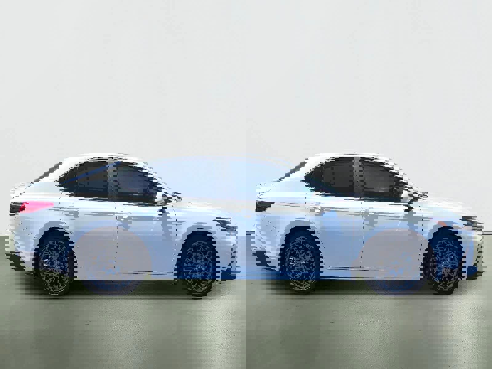 Used 2026 Toyota Camry SE w/ Multimedia Upgrade Package FWD image 5