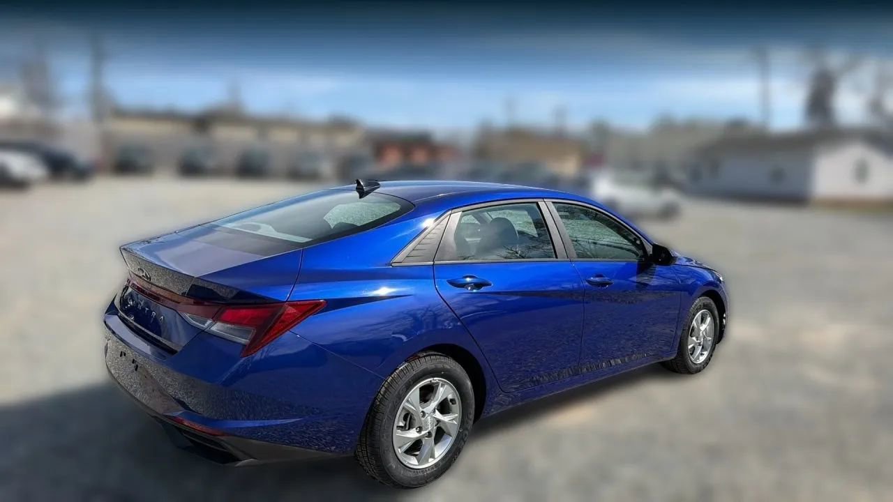 Used 2023 Hyundai Elantra SE FWD image 12