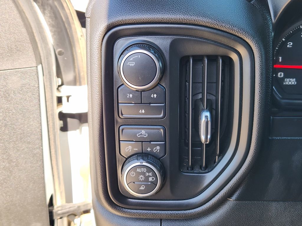 Used 2020 Chevrolet Silverado 2500 Custom w/ Custom Value Package image 25