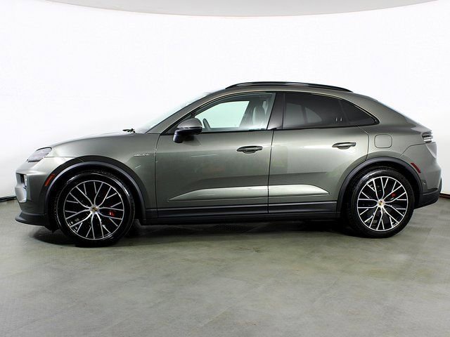 New 2025 Porsche Macan 4S Electric image 2