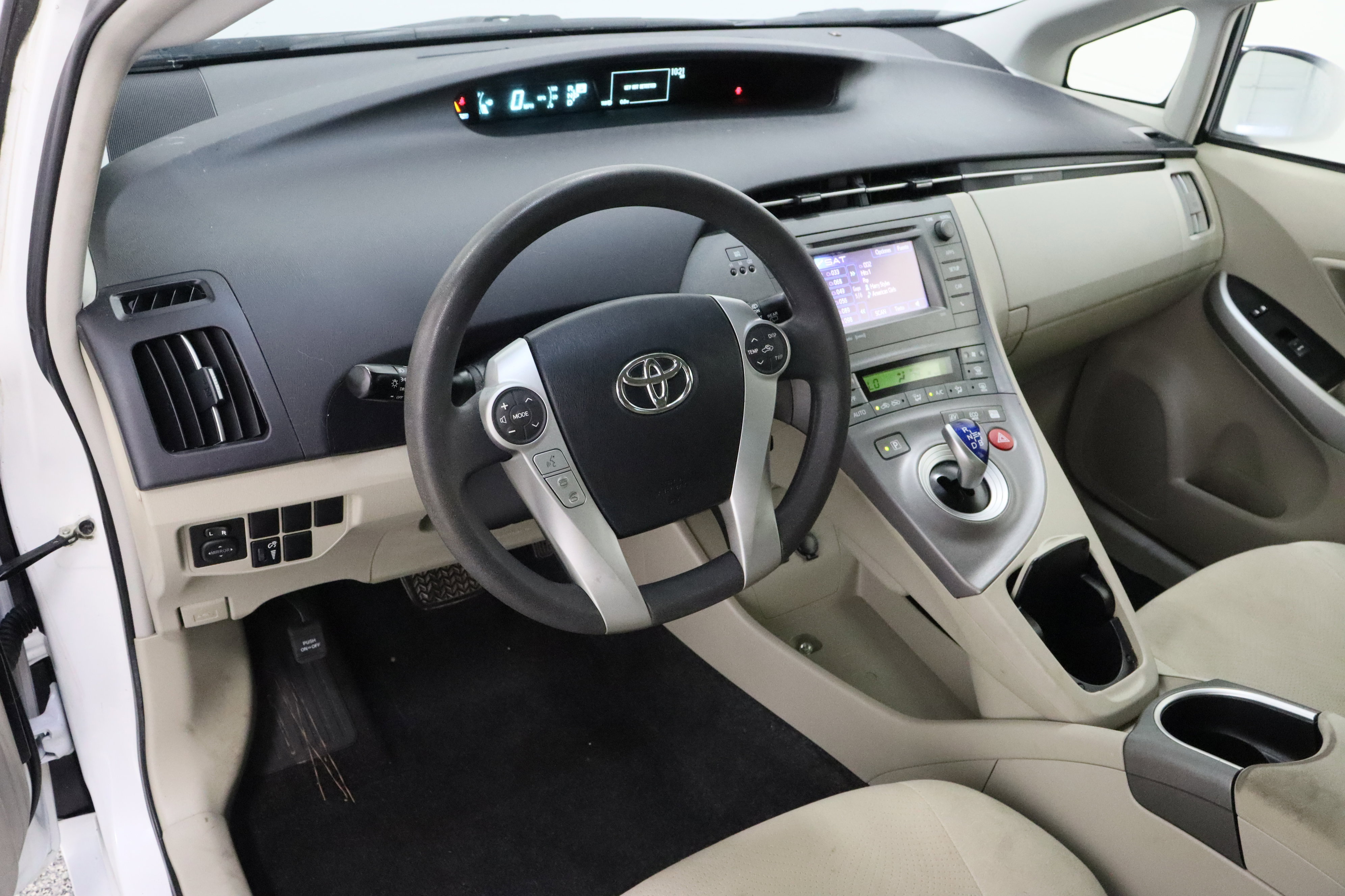 Used 2014 Toyota Prius Three FWD image 13