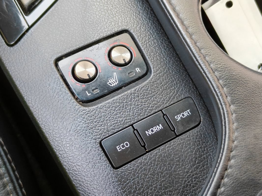 Used 2015 Toyota Avalon XLE Touring FWD image 29