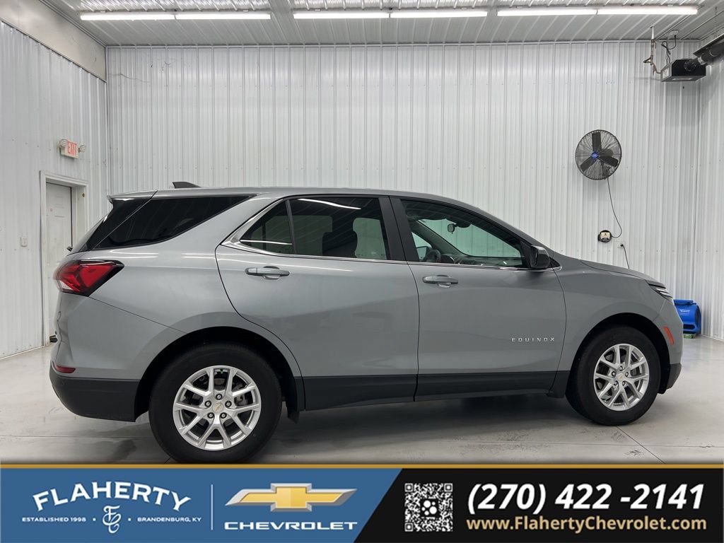 Used 2024 Chevrolet Equinox LT FWD image 2