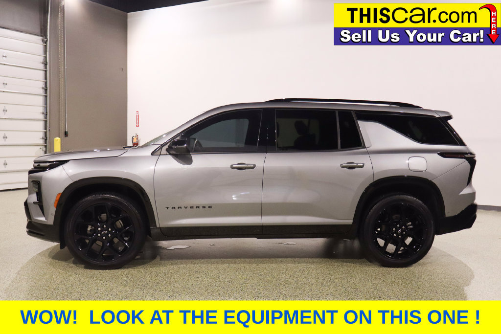 Used 2025 Chevrolet Traverse RS w/ LPO, Cargo Package FWD image 6