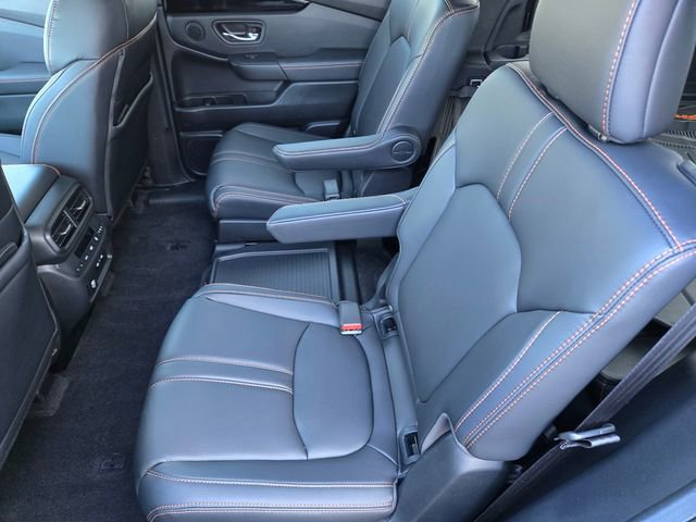 Used 2025 Honda Pilot TrailSport image 10