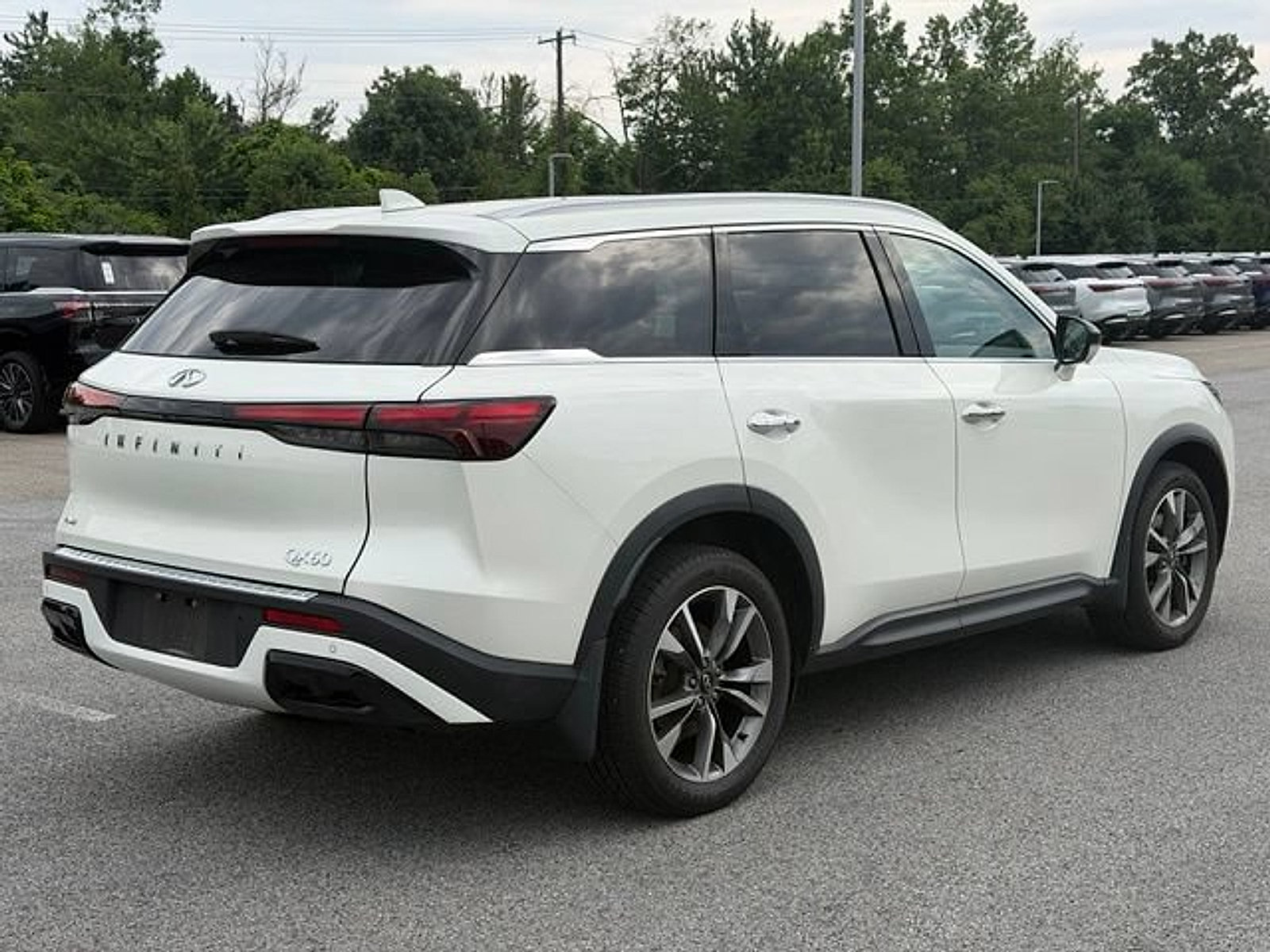 Used 2023 INFINITI QX60 Luxe w/ Performance Audio Package AWD/4WD image 7