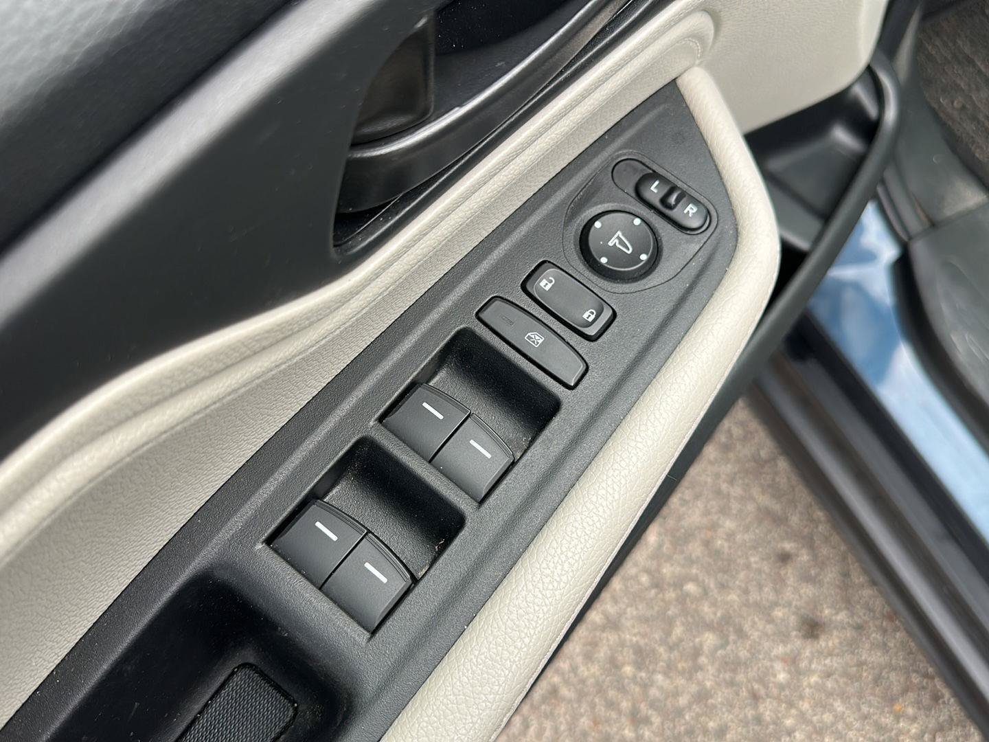 Used 2025 Honda Odyssey EX-L image 11