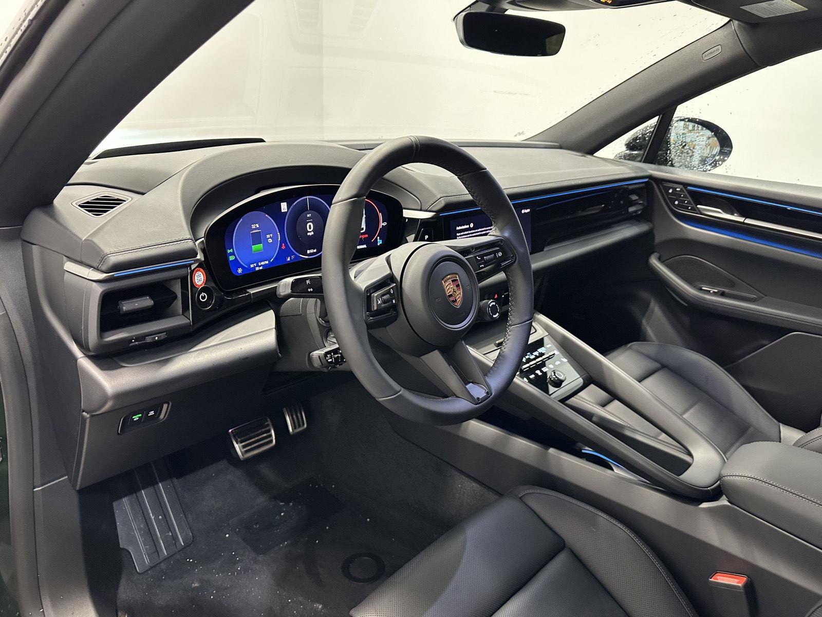New 2025 Porsche Macan 4S Electric AWD/4WD image 5