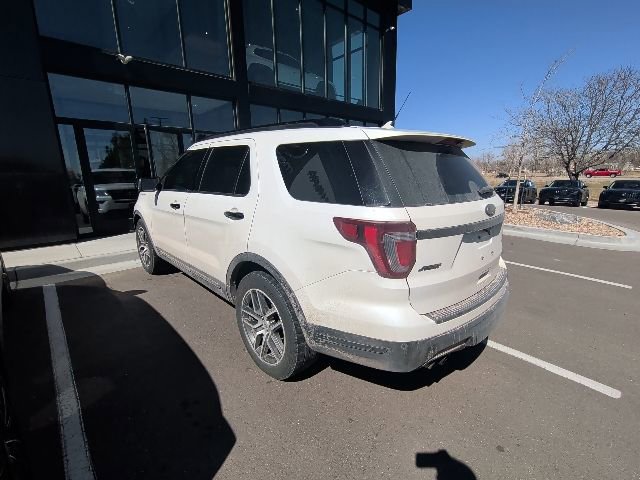 Used 2019 Ford Explorer Sport image 2