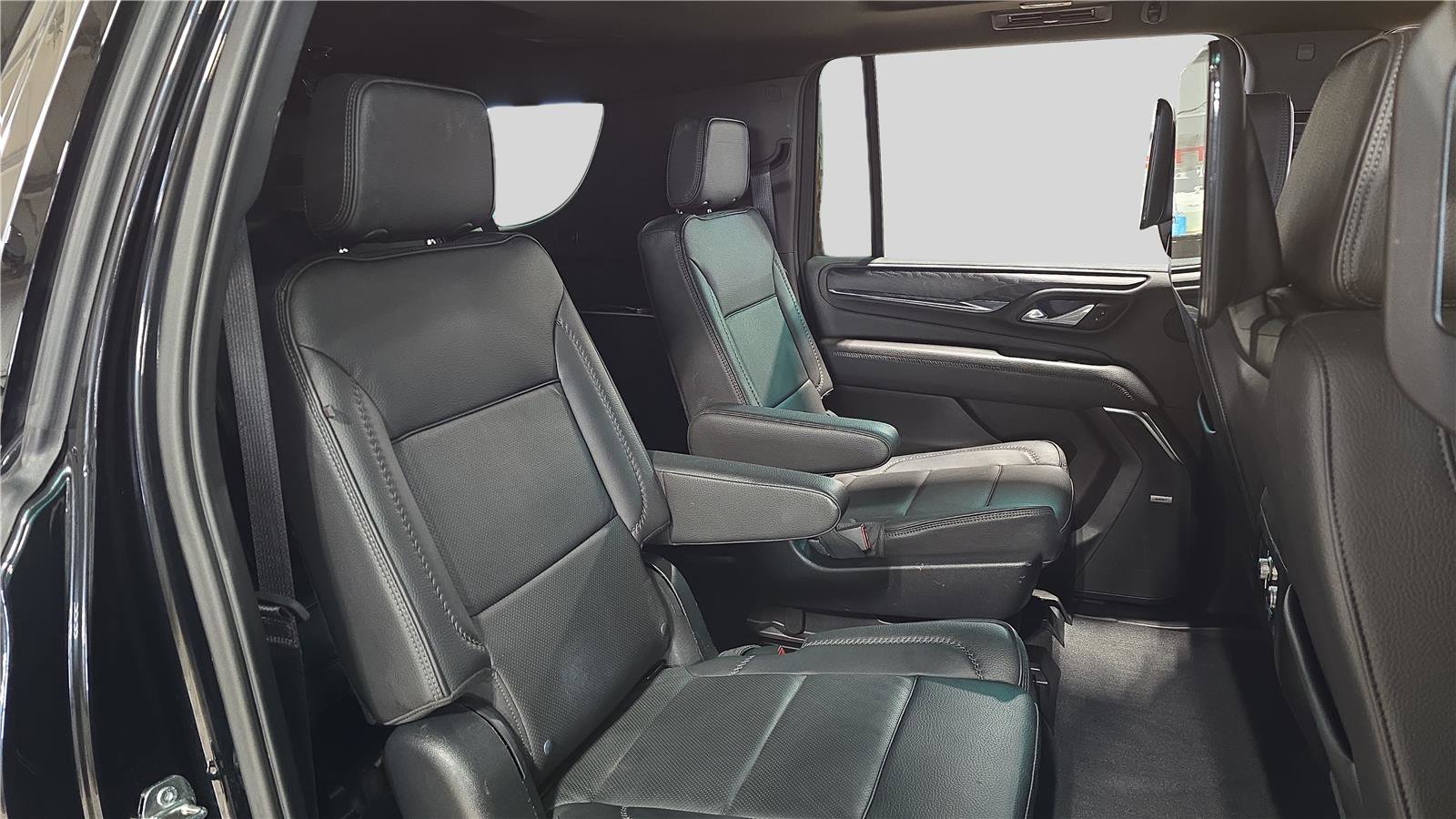 Used 2023 GMC Yukon XL Denali w/ LPO, Floor Liner Package AWD/4WD image 17