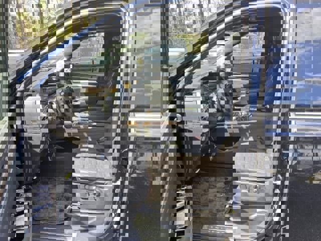 Certified 2025 Cadillac Escalade ESV Premium Luxury Platinum image 3