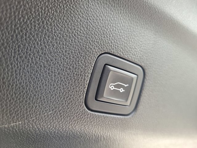 Used 2024 Chevrolet Tahoe Premier AWD/4WD image 29