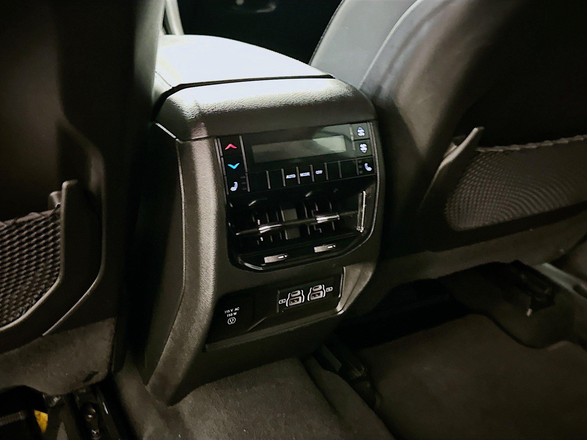 Used 2023 Jeep Grand Cherokee L Limited AWD/4WD image 28