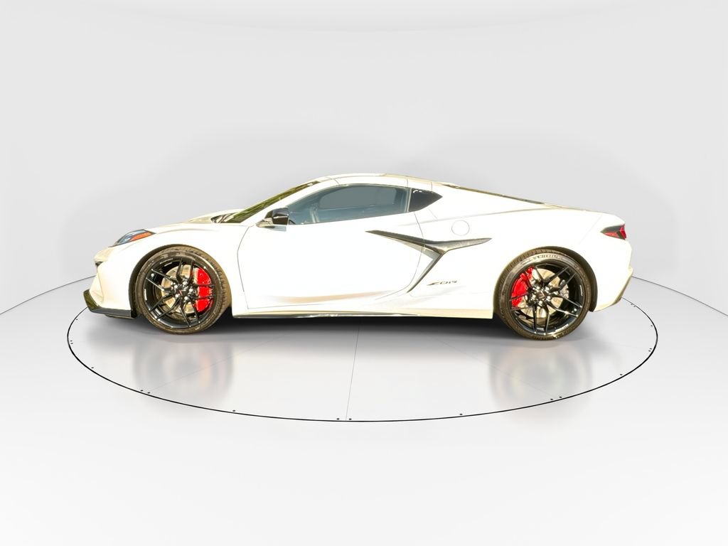 Used 2026 Chevrolet Corvette Z06 w/ Stealth Interior Trim Package RWD image 5